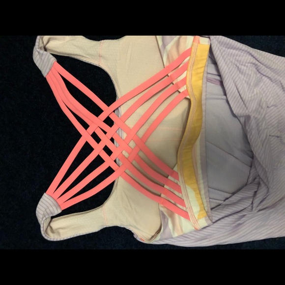 Lululemon Tank Top with built in Bra Size 2 - Picture 3 of 4